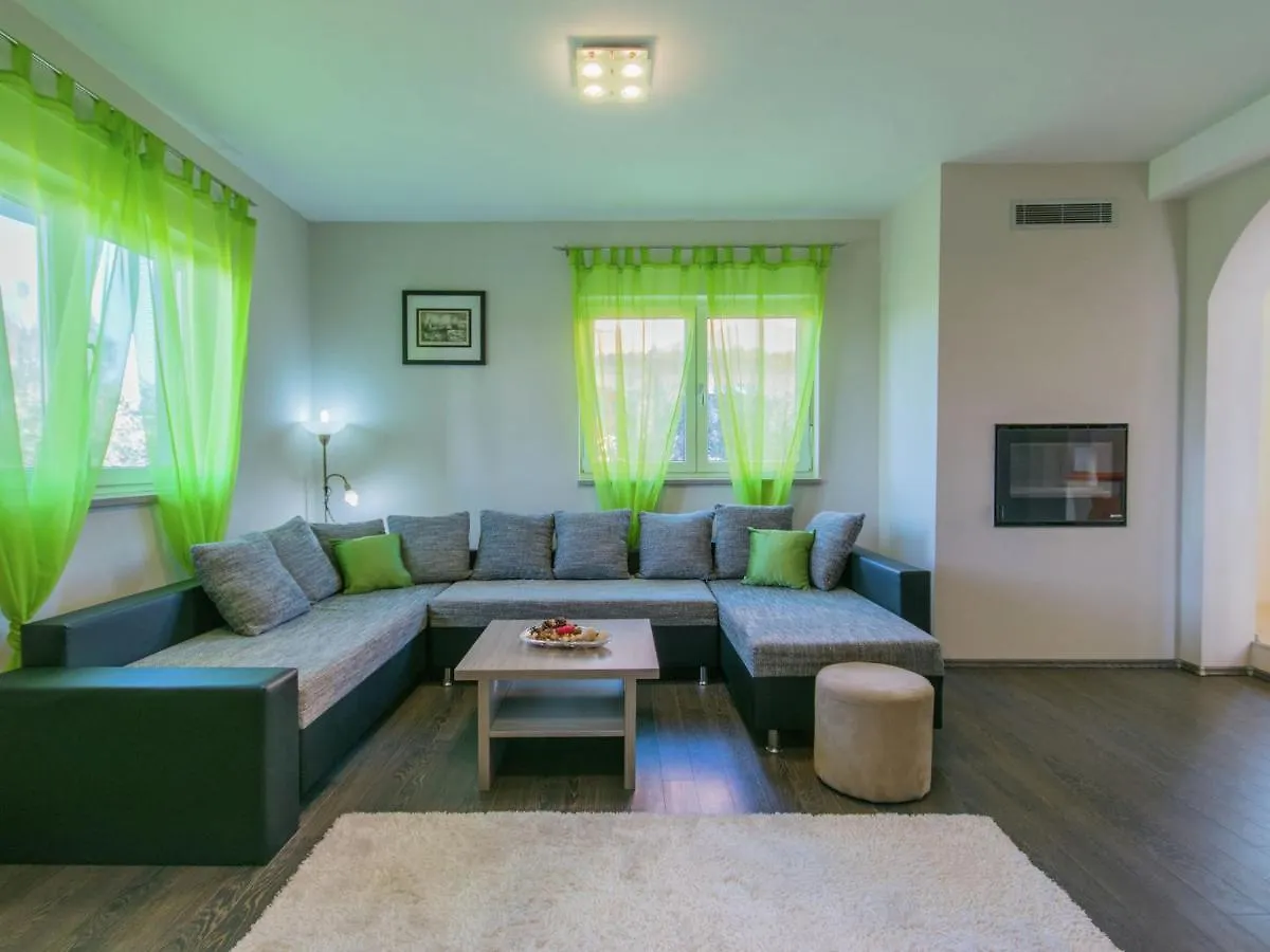 Comfortable Villa In Пула Хорватия