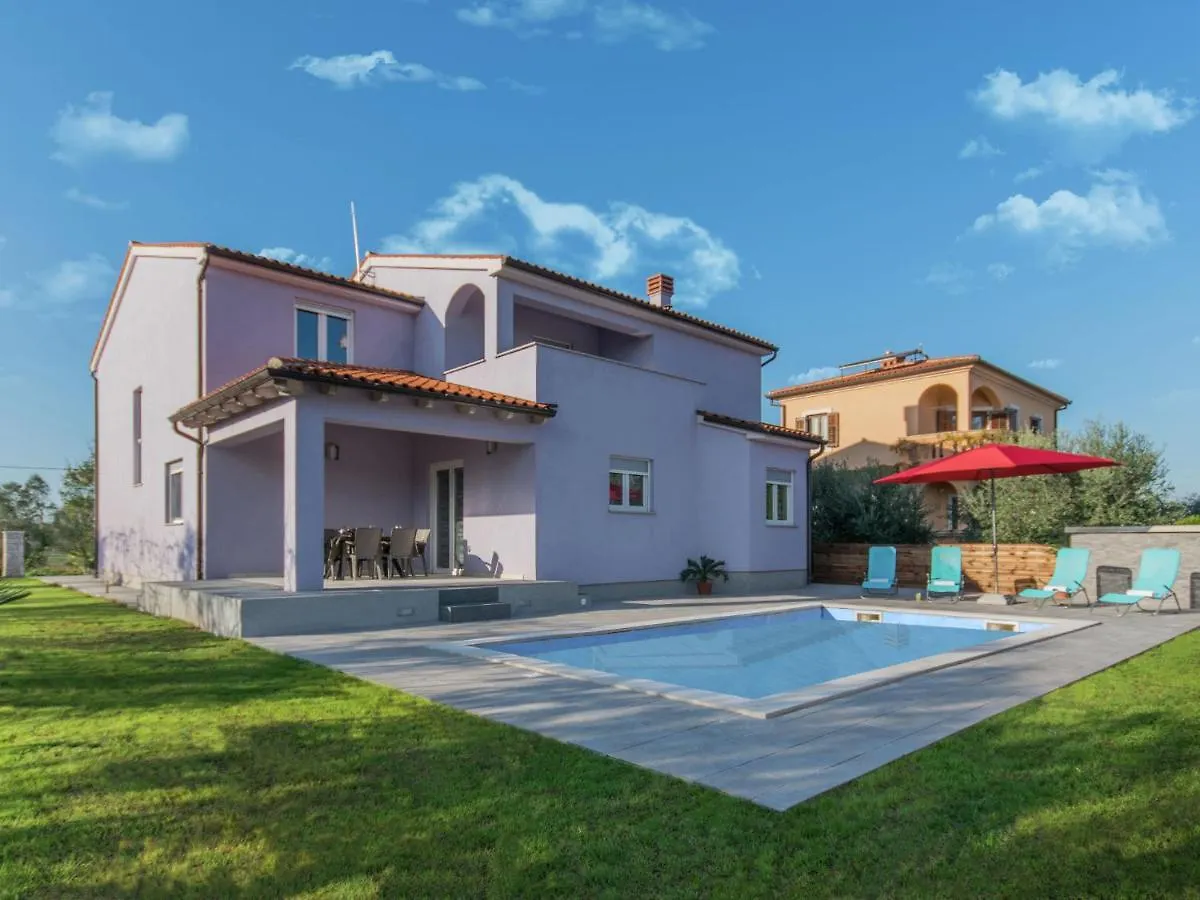 Comfortable Villa In Пула